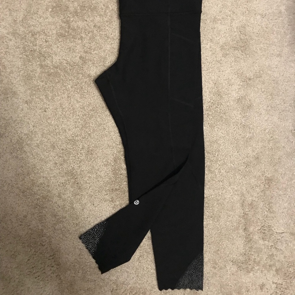Women’s Lululemon black leggings